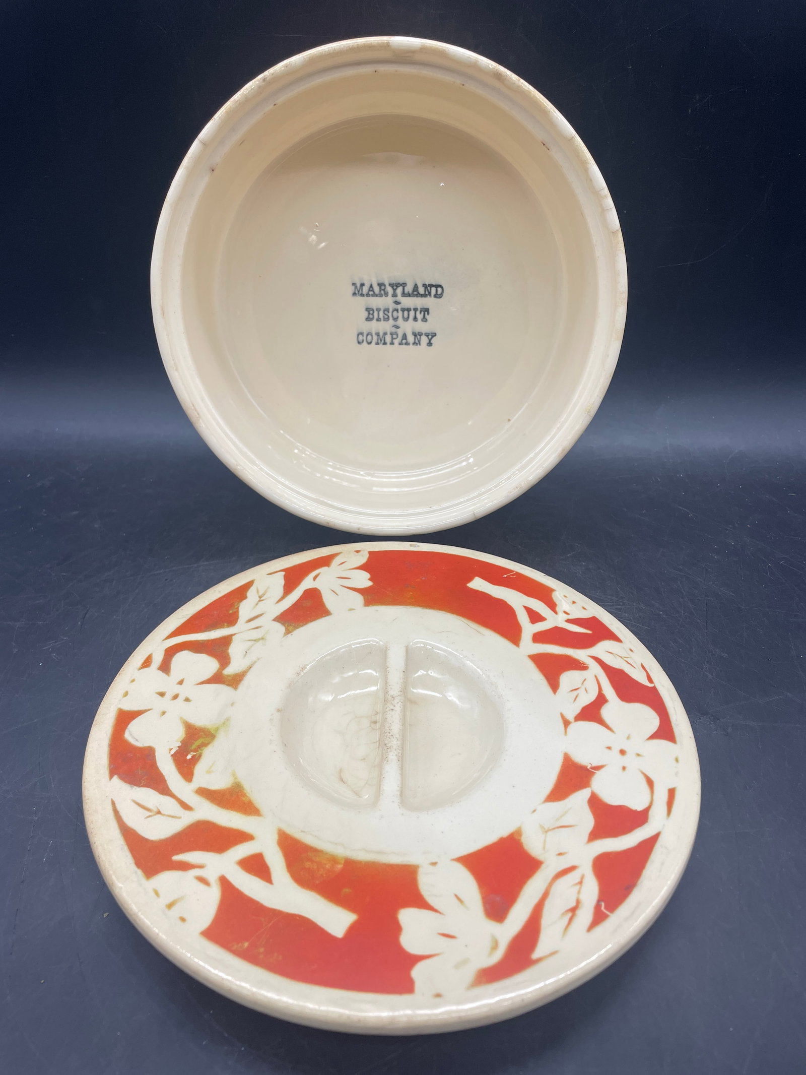 Early 1900's Maryland Biscuit Co. Biscuit / Cracker Container (1 of 8)