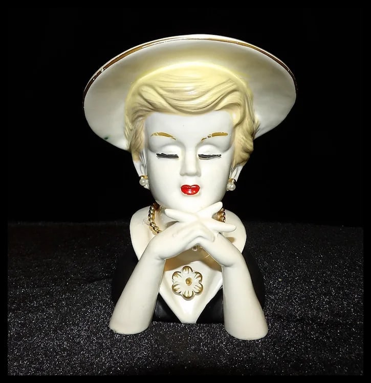 Rubens 495 lady Head Vase with Necklace and Earrings - 2