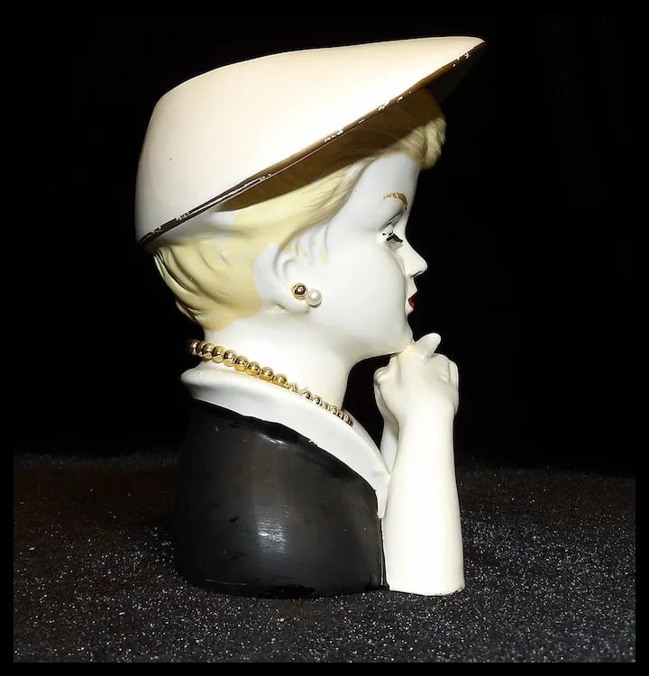 Rubens 495 lady Head Vase with Necklace and Earrings - 3
