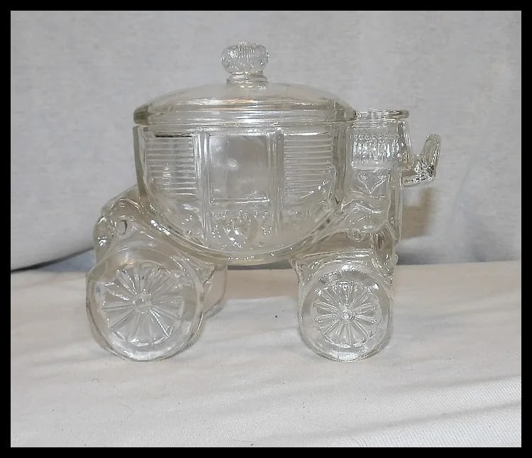 Vintage 1970’s L. E. Smith Glass Stagecoach with Lid Candy Dish - 2