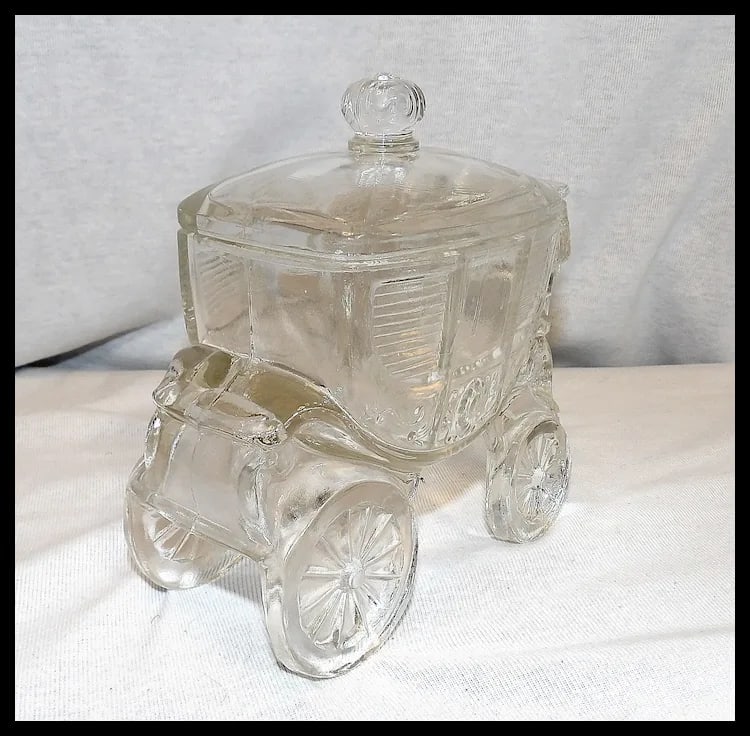 Vintage 1970’s L. E. Smith Glass Stagecoach with Lid Candy Dish - 5