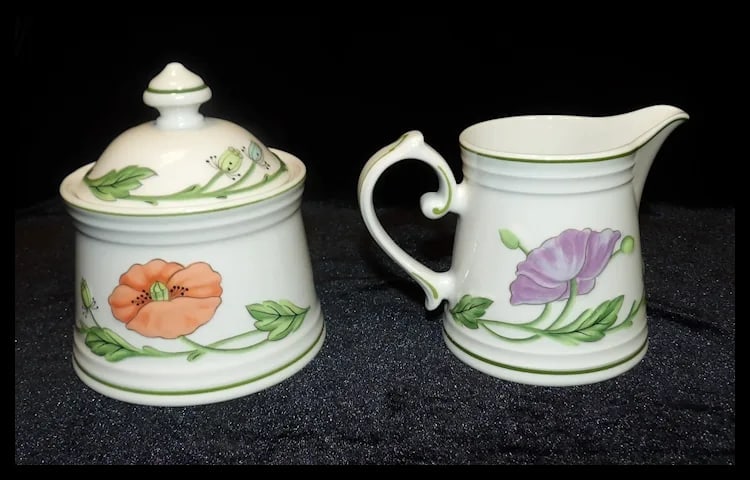 Sugar Bowl with Lid and Creamer Amapola Pattern by Villeroy & Boch - 4