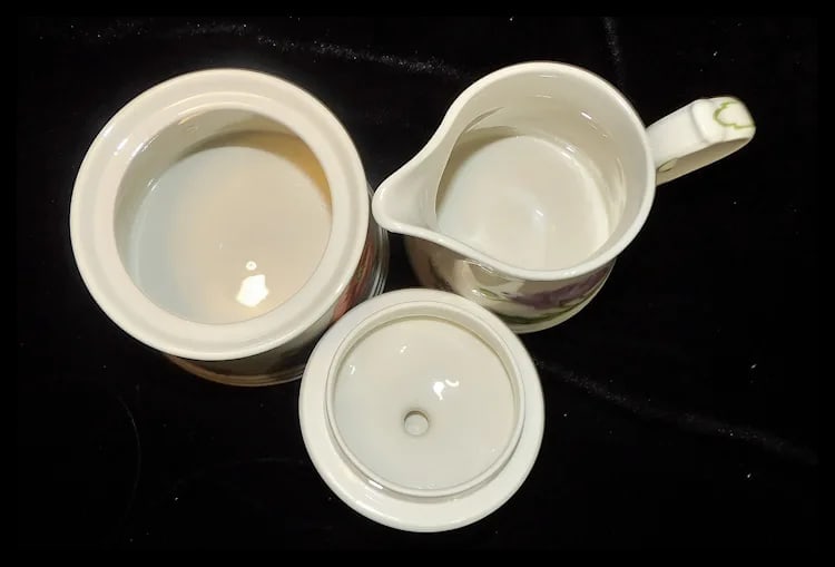 Sugar Bowl with Lid and Creamer Amapola Pattern by Villeroy & Boch - 5