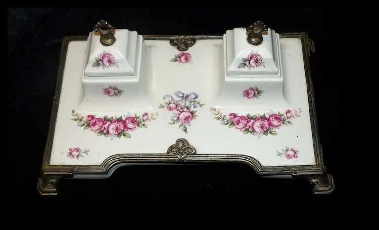 Antique Victorian Porcelain Inkwell - 4