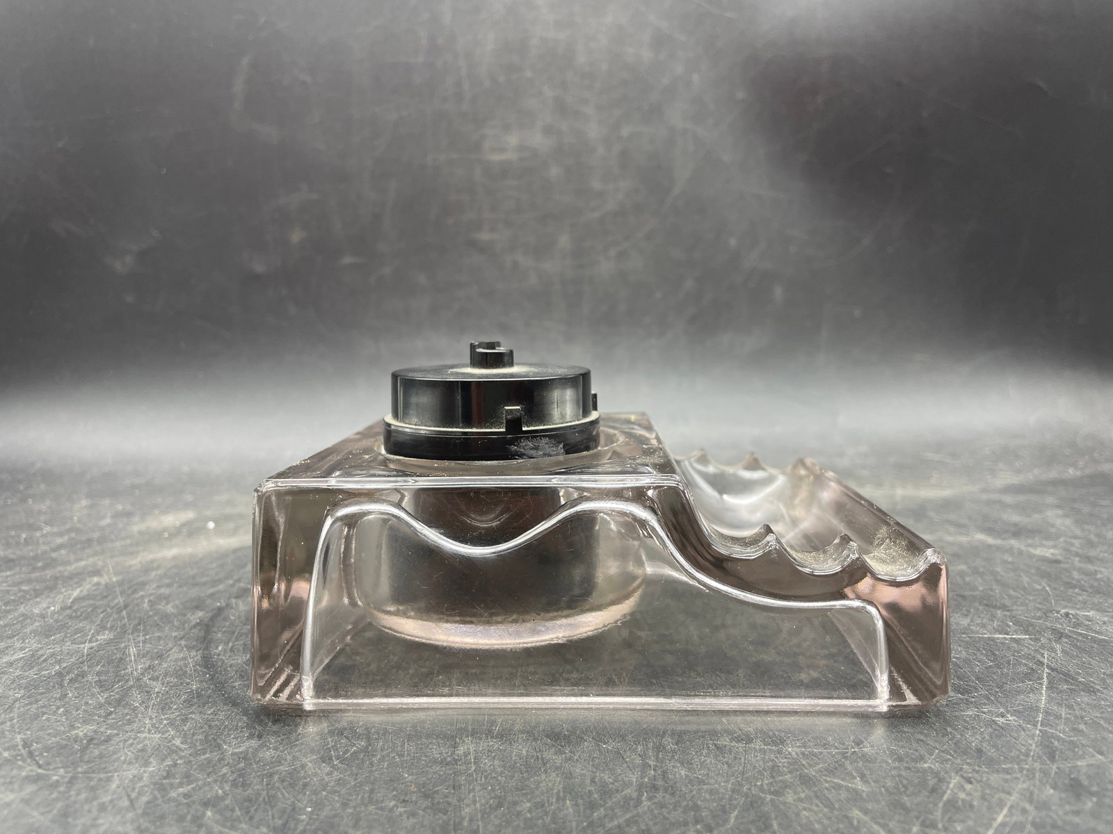 Sengbusch Self -Closing Inkwell & Pen Rest W/Bakelite Lid UV Glow - 5
