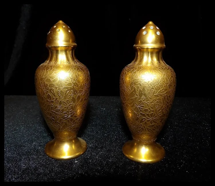 Pickard Daisy and Rose Gold Salt and Pepper Shakers - 2