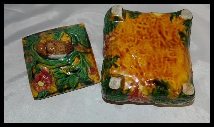 Majolica Lidded Trinket Box with Bird and Flowers - 7