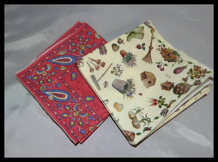 Majolica Lidded Trinket Box with Bird and Flowers - 8