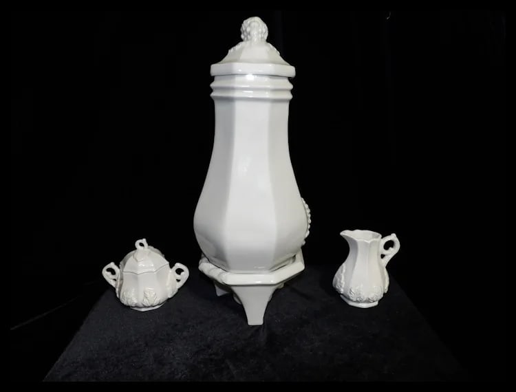Red Cliff Coffee Urn with Lid & Stand Grape Design - 5
