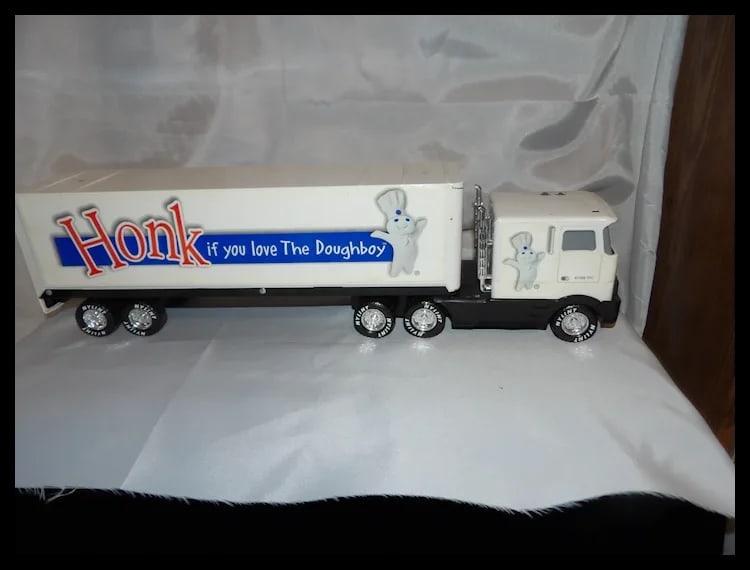 Vintage 1999 Nylint Pillsbury Steel Sound Machine Semi Truck 20” USA - 3