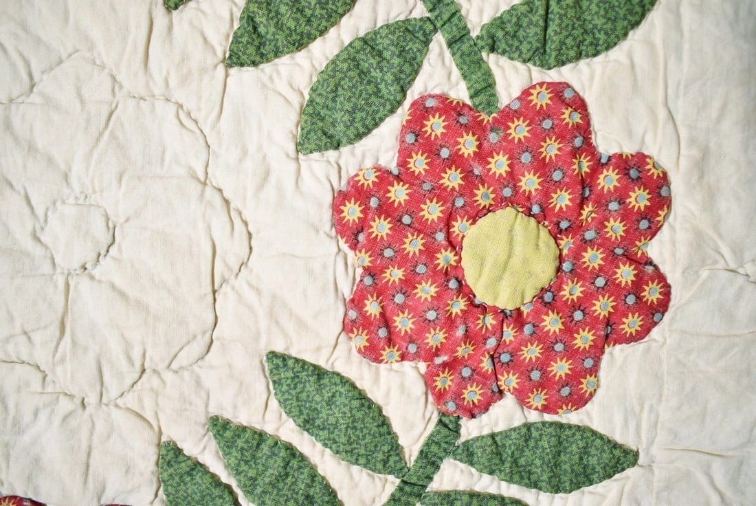 Red & Green President's Wreath Applique Quilt - 3