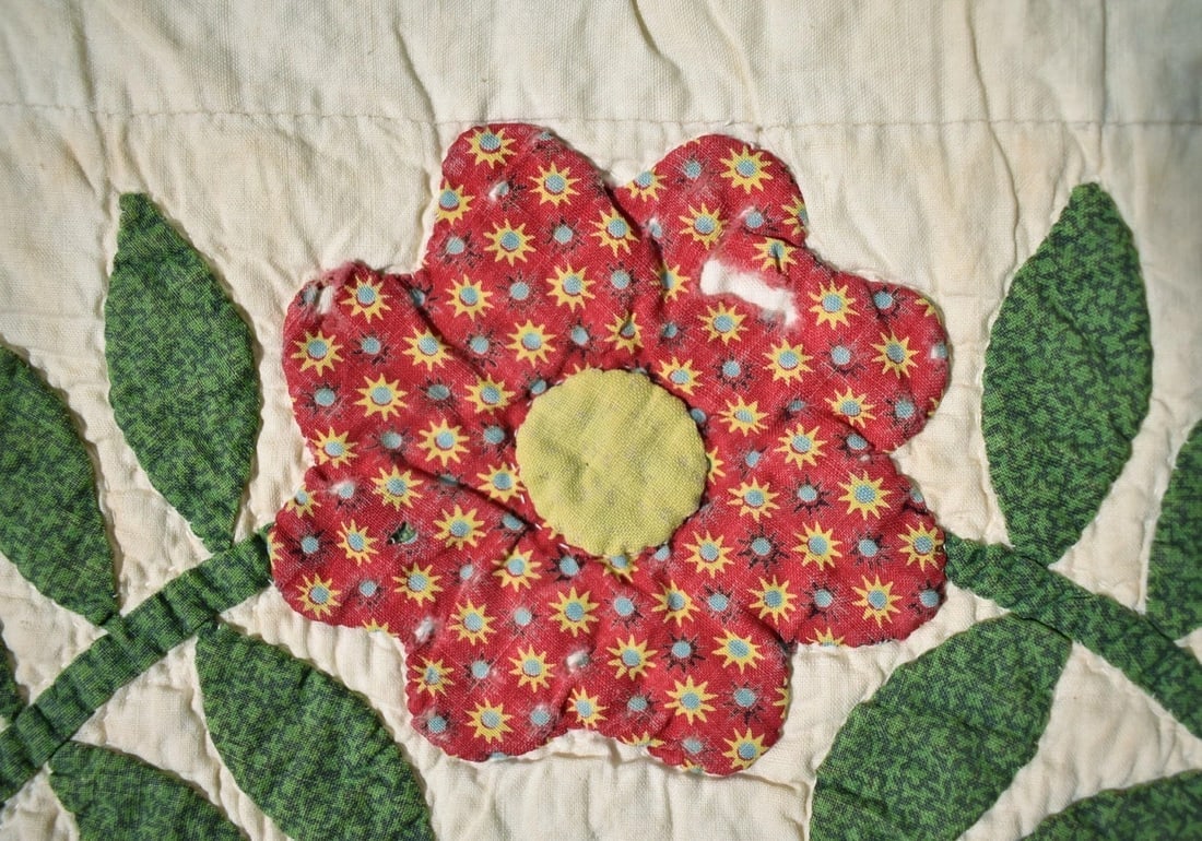 Red & Green President's Wreath Applique Quilt - 7