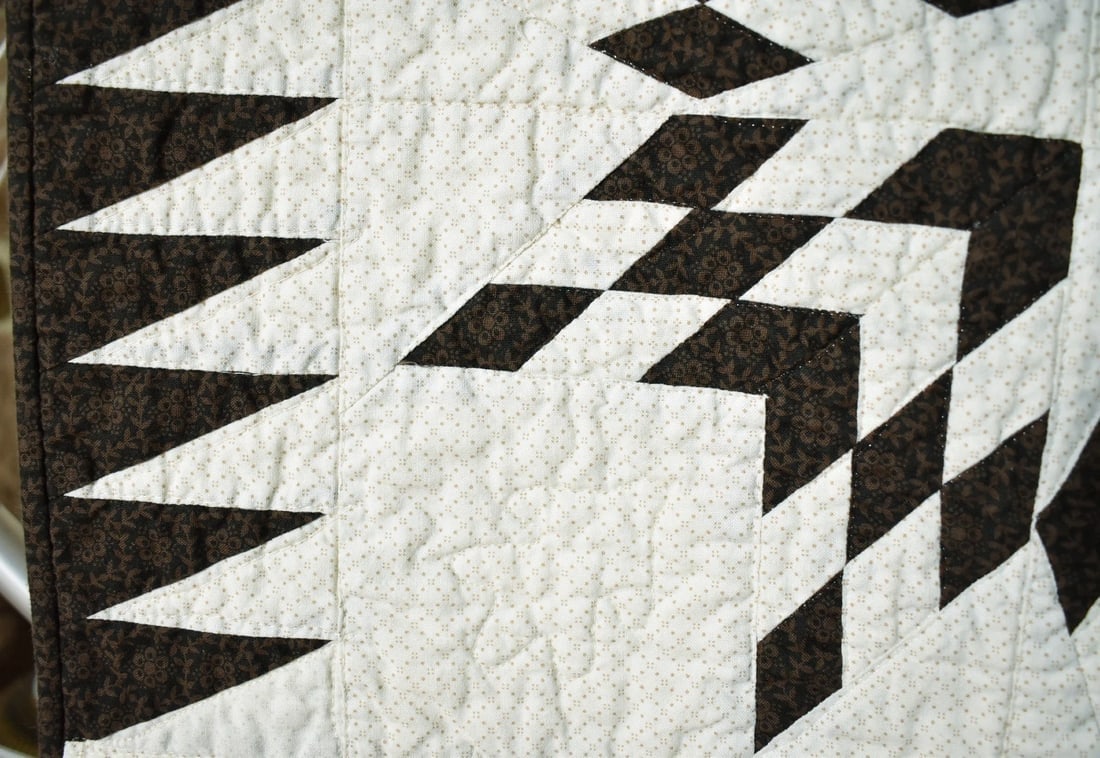Vintage Lone Star & Oak Leaf Applique Quilt - 10