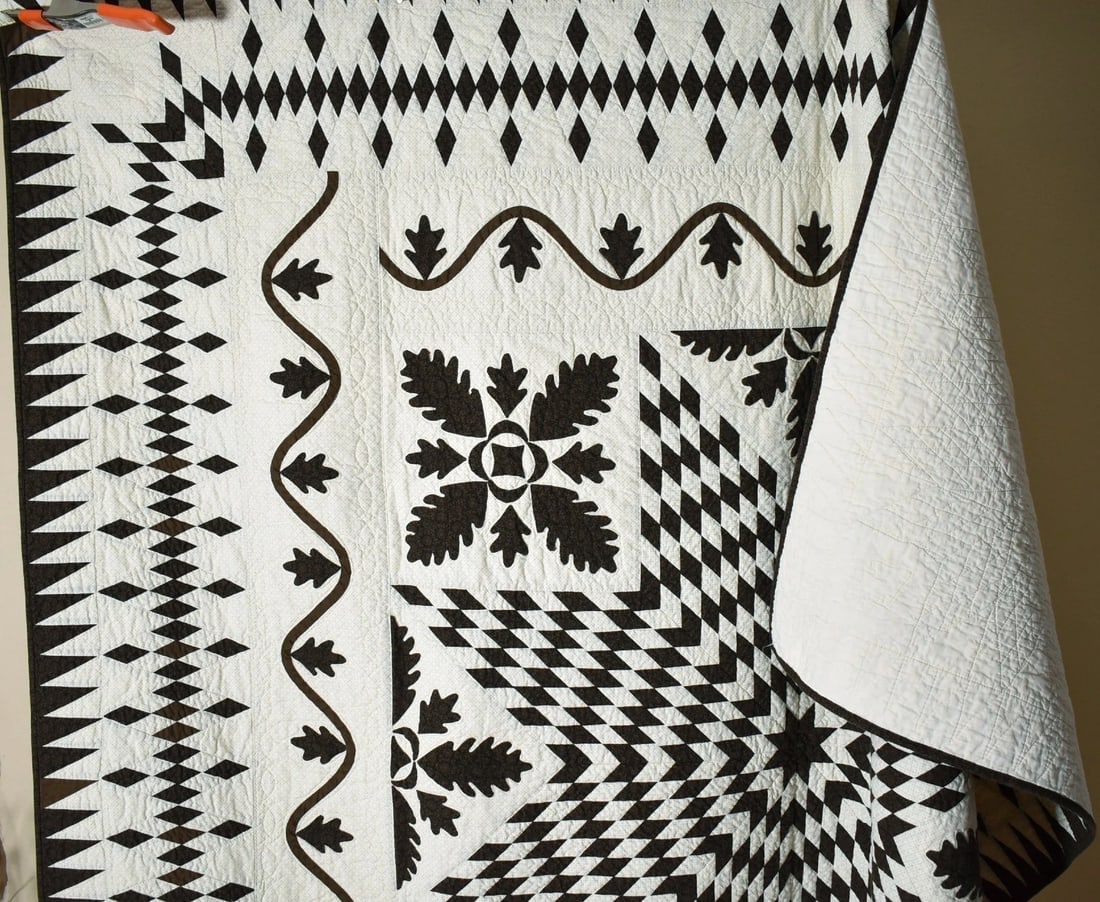 Vintage Lone Star & Oak Leaf Applique Quilt - 13
