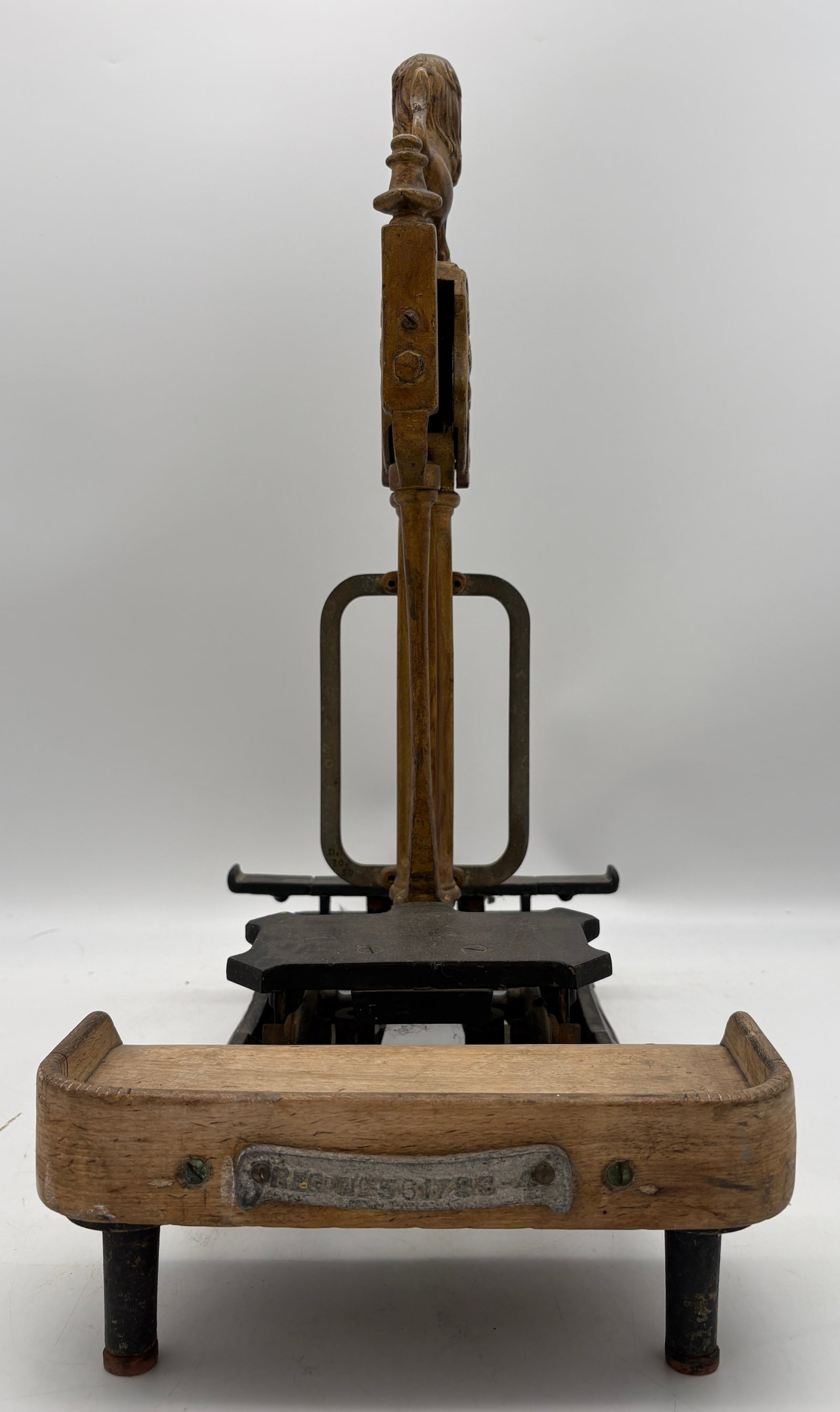 Antique Herbert & Sons Lion Topped 10 lb Scale - 4