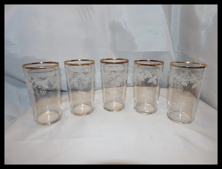 1940’s Bartlett Collins 5 Frosted Grapevine 16 oz. Ice Tea Glasses - 8