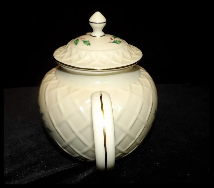 Lenox Dimensions Series Holly Berries with Gold Accents Teapot - 5