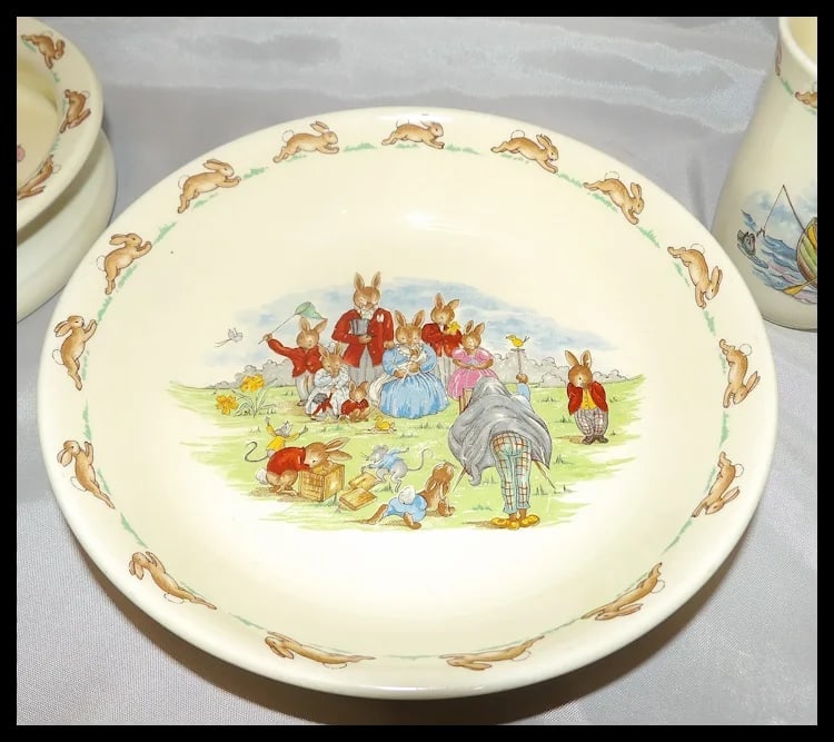 Vintage Royal Daulton Bunnykins Set - 4