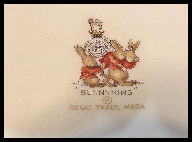 Vintage Royal Daulton Bunnykins Set - 7
