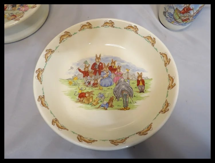 Vintage Royal Daulton Bunnykins Set - 8