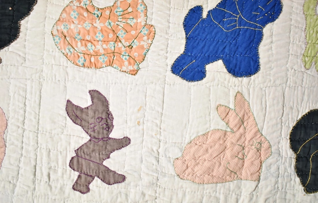 1930's Folk Art Appliqued Animals Quilt - 3