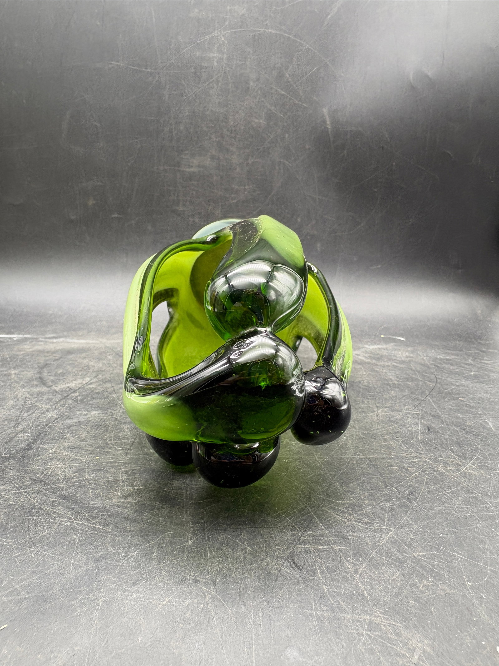 Vintage MAEXSA Hand Blown Green Art Glass Pulled Basket Vase - 4