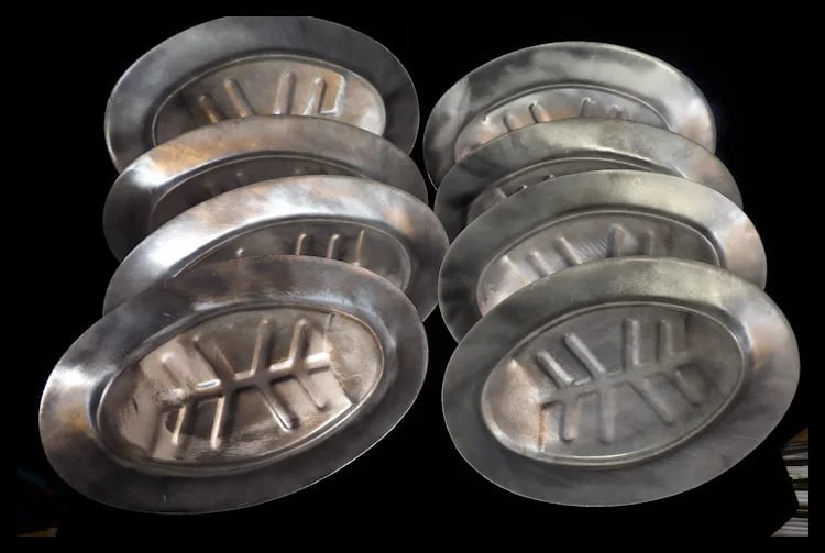 Vintage Aluminum Sizzle Steak/ Enchilada Platters with Wood Carrying Base Made in Taiwan Republic of - 8