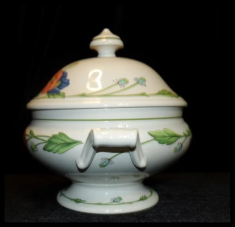 7 7/8”Tureen & Lid Amapola Pattern by Villeroy & Boch - 5