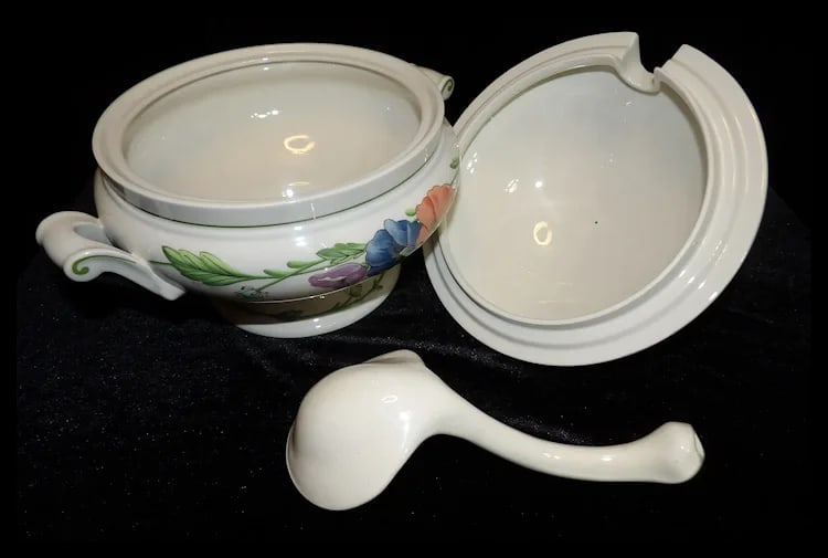 7 7/8”Tureen & Lid Amapola Pattern by Villeroy & Boch - 7