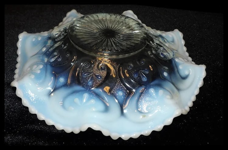 Northwoods Cashew Clear Opalescent Glass Bowl w/Beaded & Ruffled Edge - 5