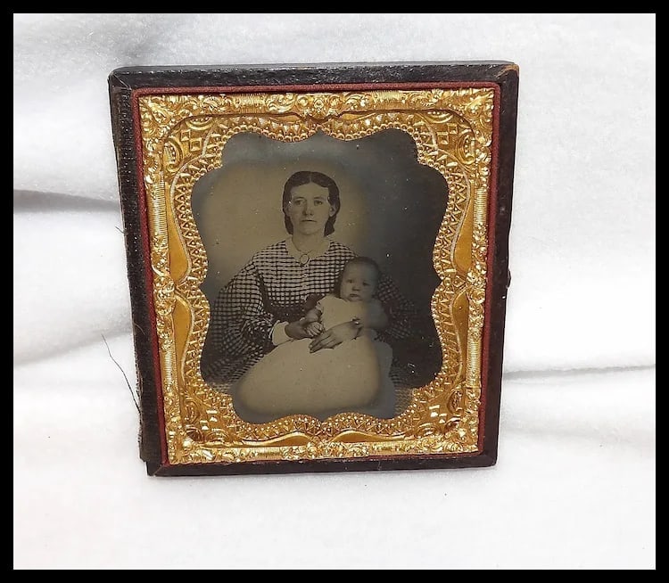 Antique Ambrotype Photo with Gold Gilt Metal and Hand Tooled Leather Frame - 2