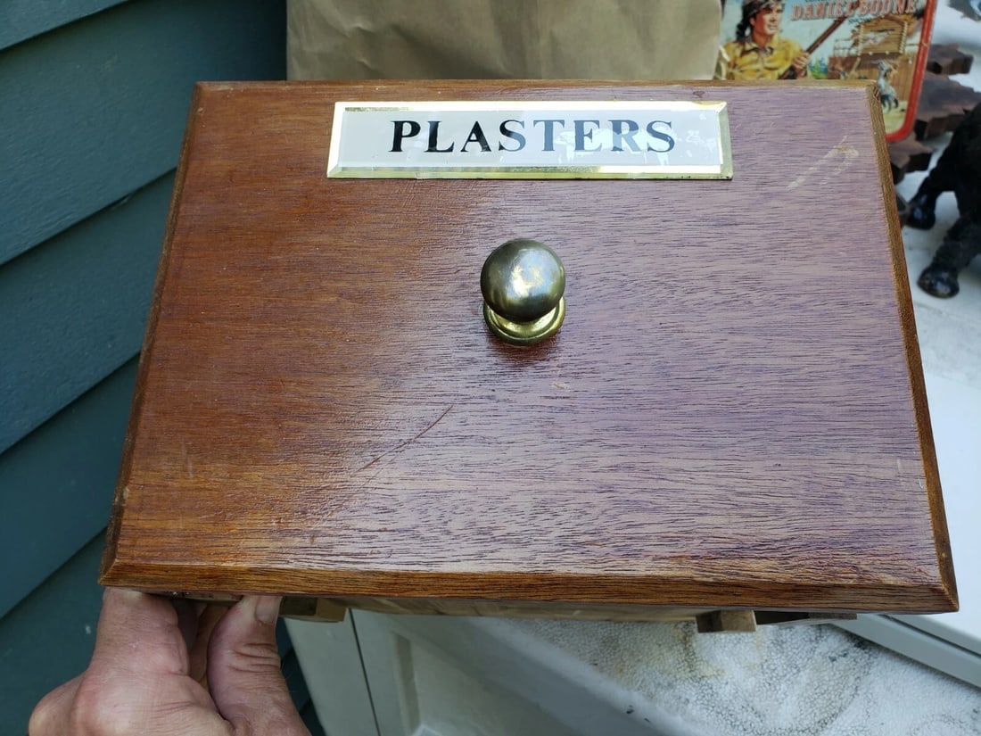 Apothecary pharmacy drawer 19th century Glass label Plasters (1 of 3)