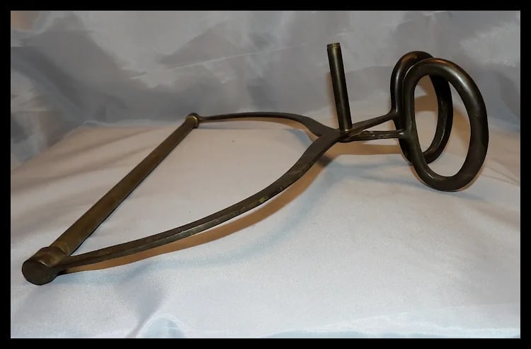 Vintage Brass Decorative Ice Block Tongs Towel Bar - 4