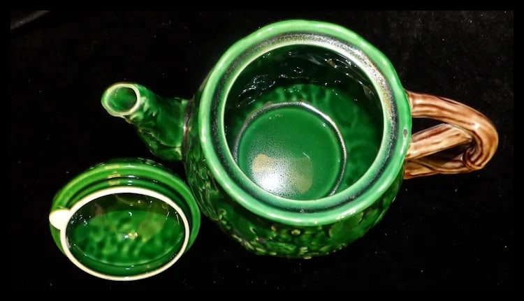 Haddon Group 1983 Green Strawberry Leaves and Flowers Teapot - 7