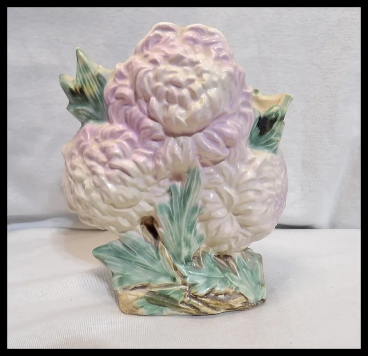 Vintage 1950 McCoy Pottery Chrysanthemum Pink Figural Flower Vase Planter - 2