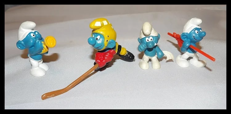 Four Vintage Smurf Figurines - 3