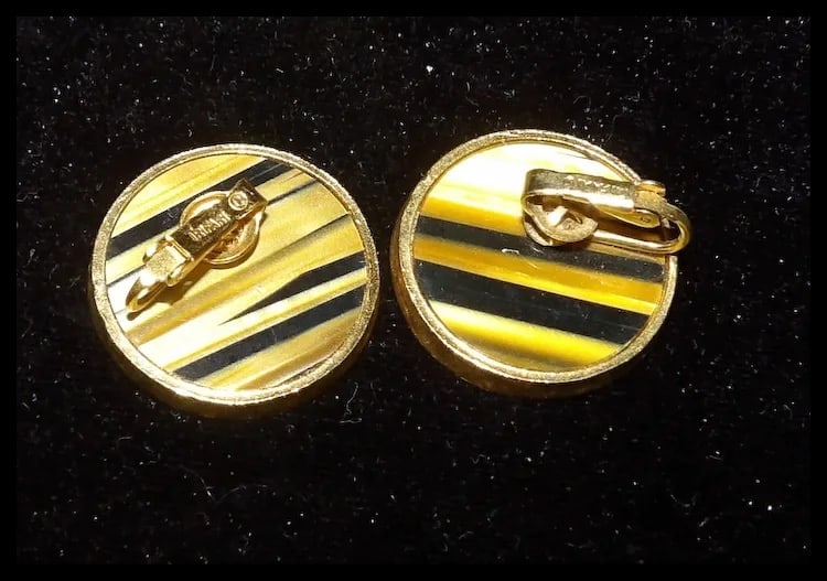 1960s Modernist Signed Trifari Earrings with Tiger’s Eye Gemstones and Rhinestones - 3