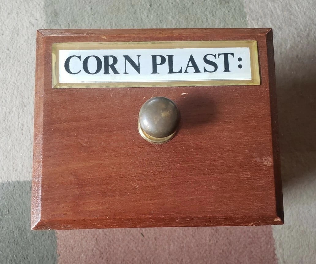 Apothecary pharmacy drawer 19th century. Corn Plast: