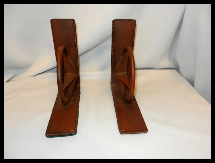 Iron Star-In-Circle Bookends With Braided Metal “Rope” Trim Detail - 5