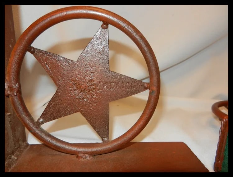Iron Star-In-Circle Bookends With Braided Metal “Rope” Trim Detail - 7