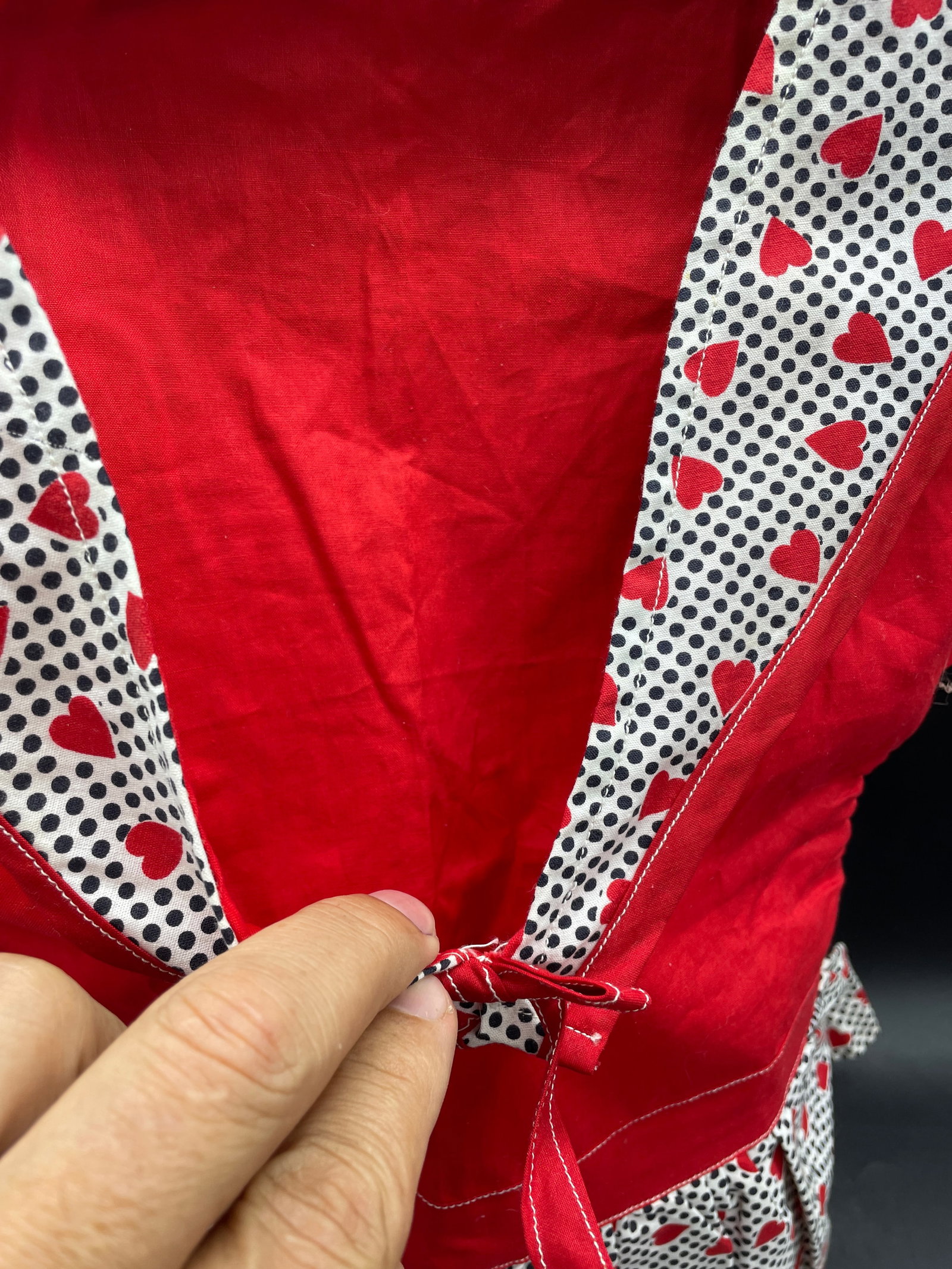 Vintage Dress Shaped Clothes Pin Bag Kitschy Hearts Laundry room décor - 2