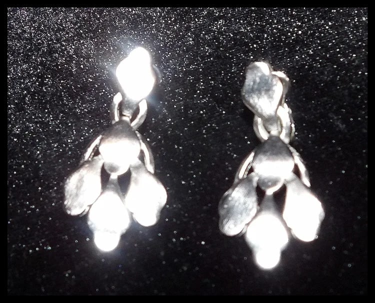 Vintage Crown Trifari Silver tone Drop Dangle Clip Earrings - 2