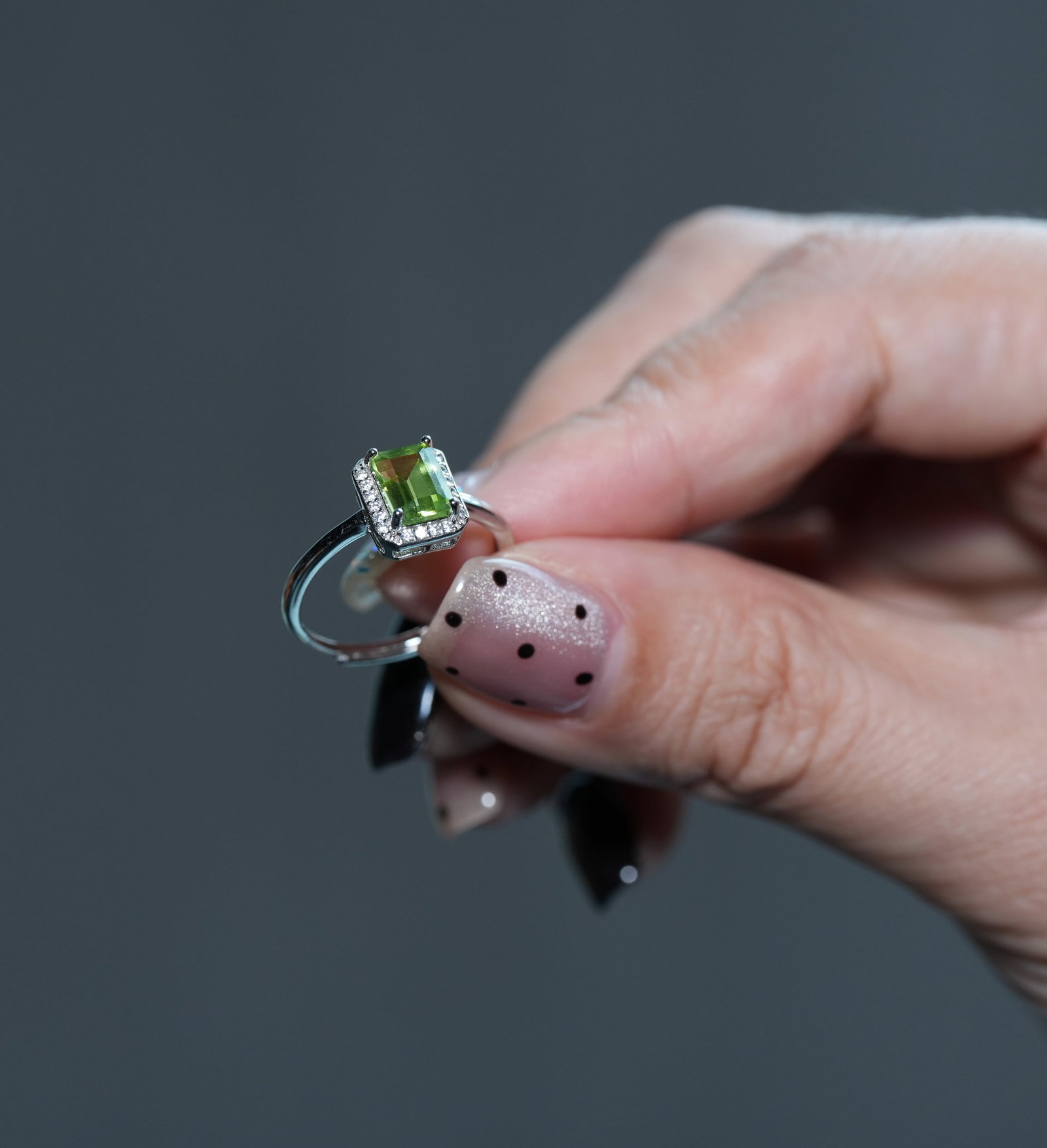 S925 sterling silver ring set with natural peridot - 10