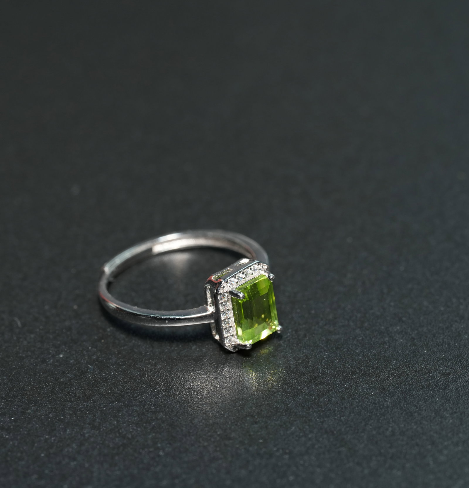 S925 sterling silver ring set with natural peridot - 3