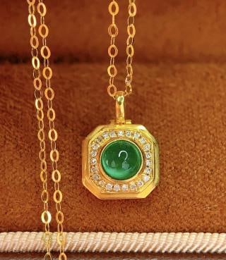 18K Gold Natural Emerald Pendant
