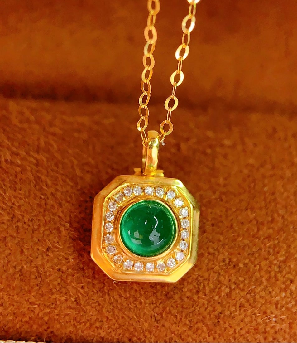 18K Gold Natural Emerald Pendant - 4