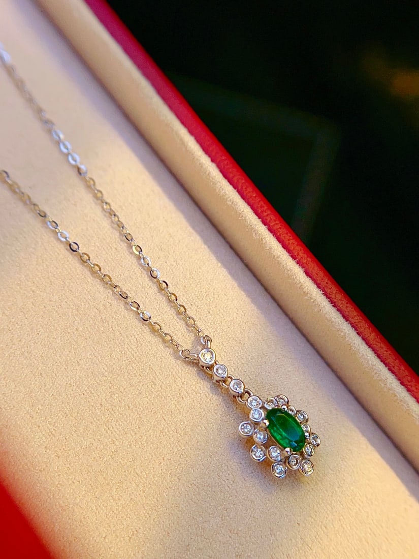 18K Gold Natural Emerald Necklace - 4