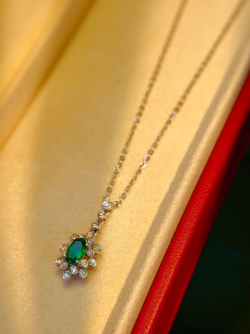 18K Gold Natural Emerald Necklace - 5