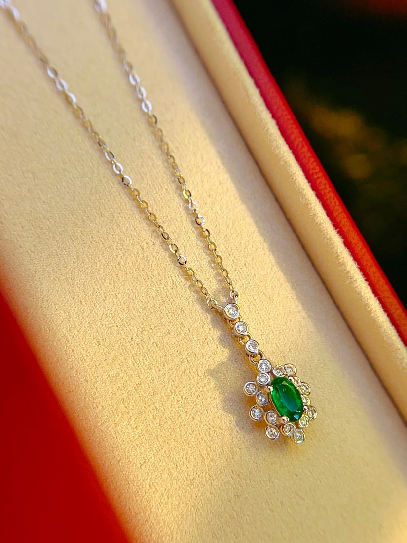 18K Gold Natural Emerald Necklace - 6