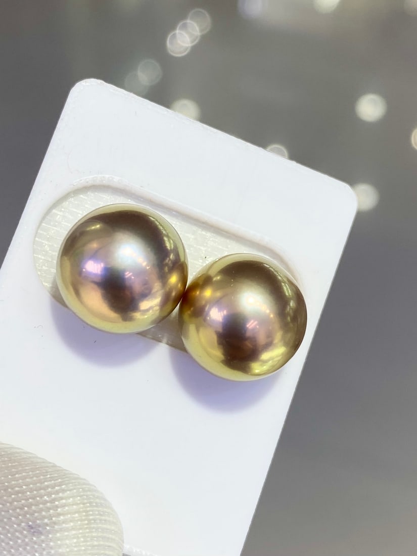 Deep gold natural Edison pearl earrings - 3